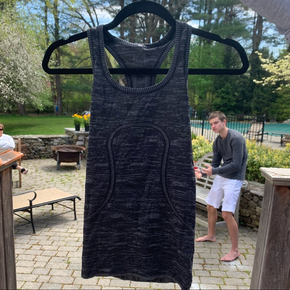 Lululemon tank